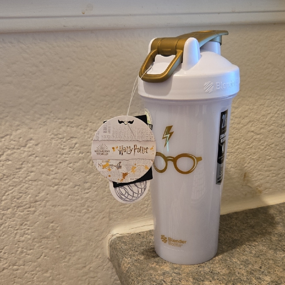 Blender Bottle Harry Potter White and Gold Shaker Nwt